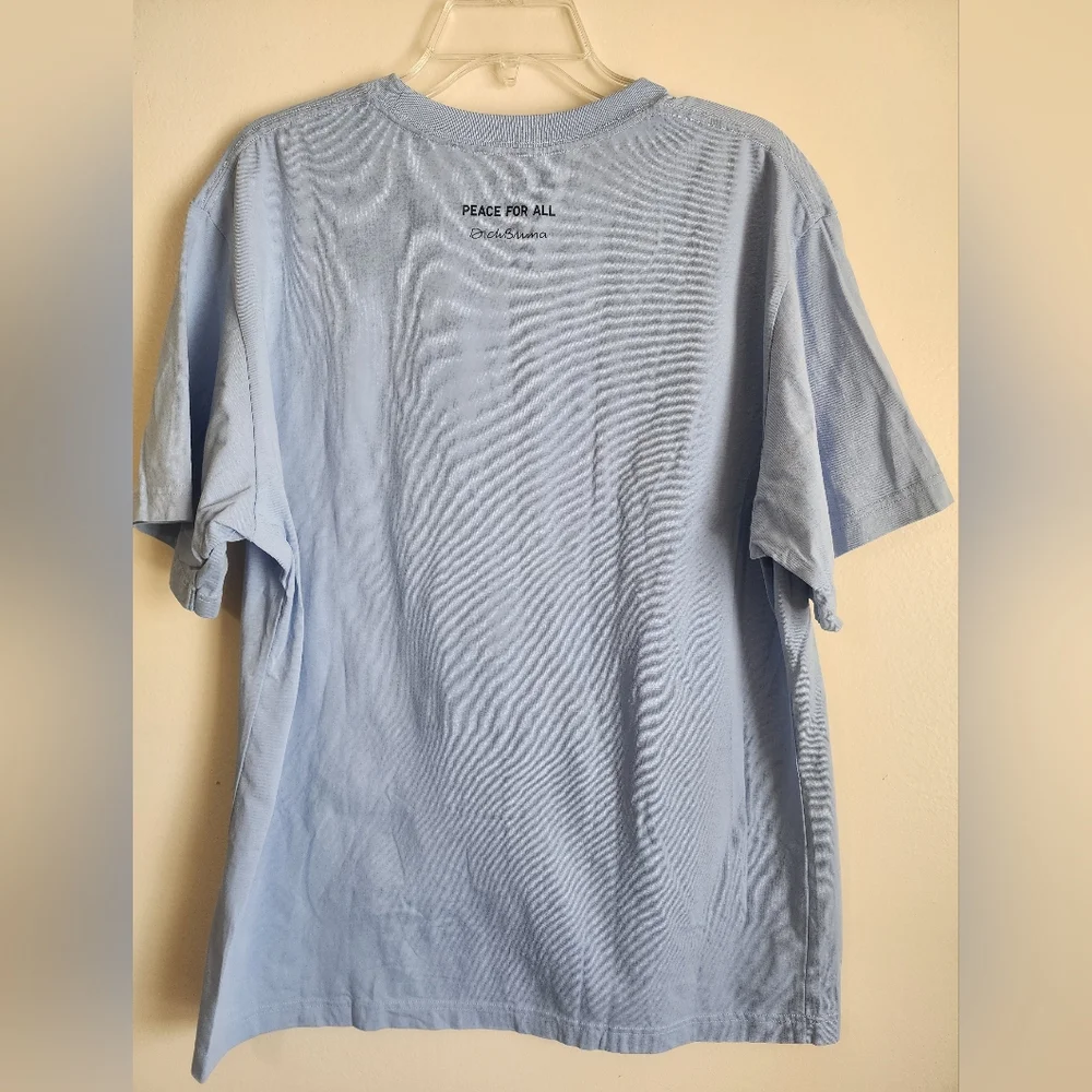Uniqlo Light Blue Womens Tee with Bunny and Globe - Picture 3 of 3